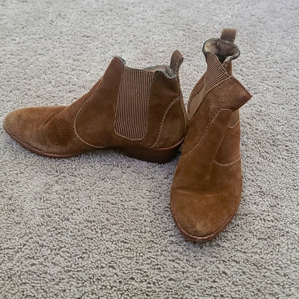 Gap Shoes- Size 6